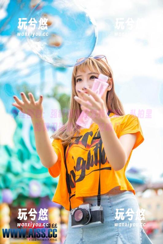 爱丝图包：强制服务理发师日常，私拍里的剪刀碰撞声，轻轻响起。