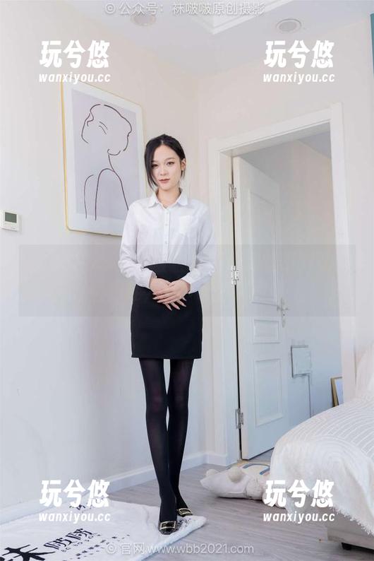 BoBoSocks袜啵啵-菠萝 BoBoSocks袜啵啵 - 精选那些不对劲的帆布鞋,菠萝又在搞事情
