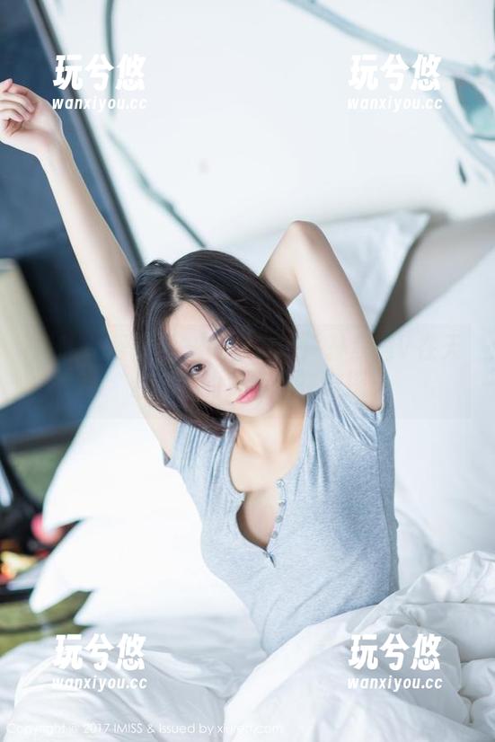 IMiss爱蜜社 - 图集特辑：孙梦瑶V在天台，风的声音也在窥探