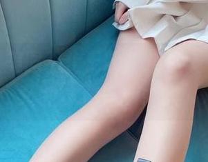 微密圈 – 美图不止于此，July芝岚的长腿又引发了一波讨论。