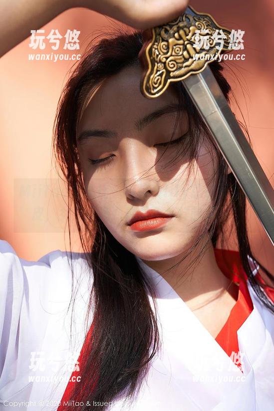 MiiTao蜜桃社 - 小魔女lily总是那么俏皮，女王精选到底是个怎样的风景？