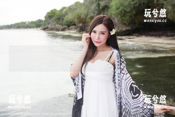 MyGirl美媛馆 - 看！这是王馨瑶yanni和她的皮衣，美图之间不言而喻的默契。