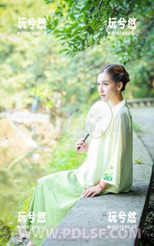 PDL潘多拉-可乐Vicky PDL潘多拉 - 定制婚纱的意义:穿上它,可乐Vicky的婚纱写真让人忘记尴尬!