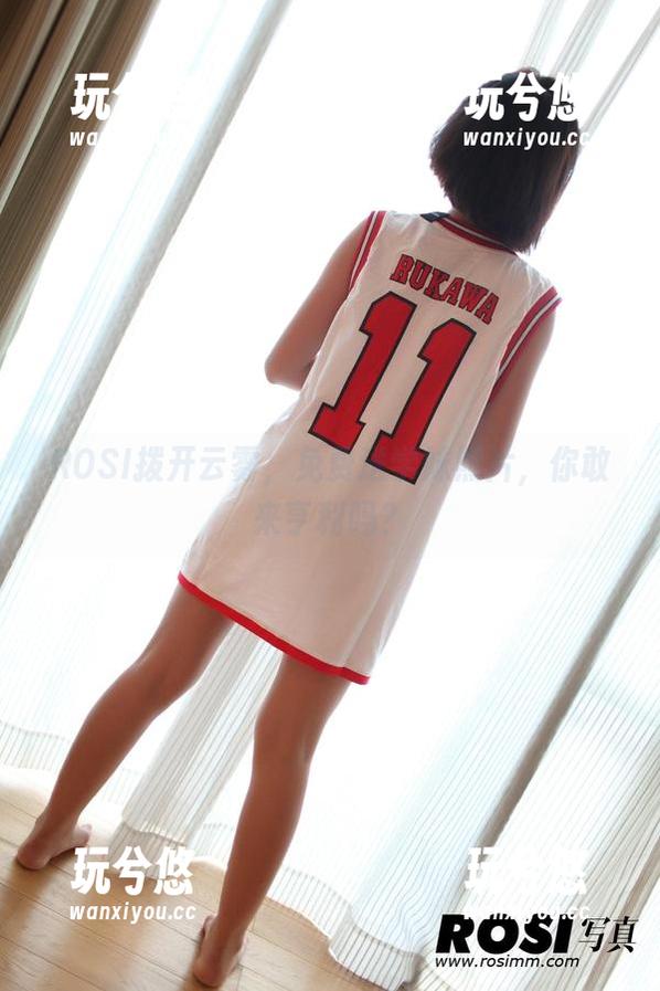 ROSI ROSI拨开云雾,免费送学妹照片,你敢来亨利吗?
