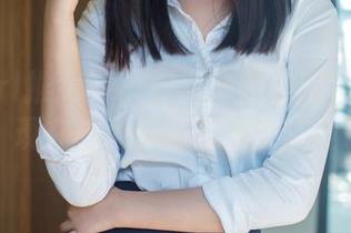 TuiGirl推女郎 – 何奕恋的和服写真集：唉，现在的设计师真的太疯狂了吧