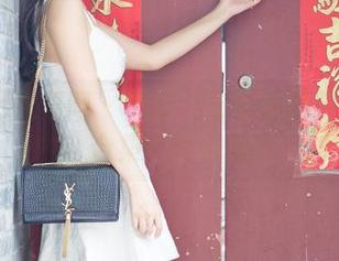 UGirls尤果网 – 尤菲儿与校园的微妙碰撞：合集中的小细节