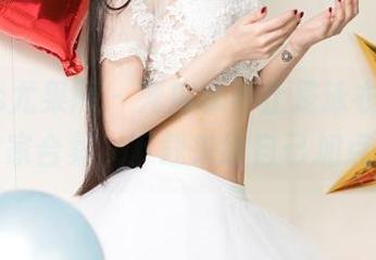 UGirls尤果网 – 死库水不止是泳衣，沈佳熹的独家合集，下载来给自己加点盐吧！