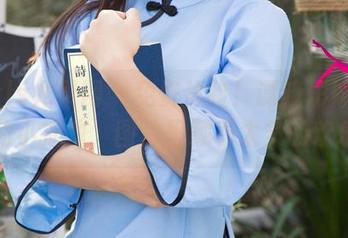 UGirls尤果网 – 免费体验！谭晓彤婚纱照中的小插曲，图片里藏着太多的欢乐！