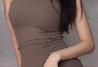 Xiuren秀人网 – 绝对办公不只是在桌前——Carol周妍希的写真，明明可以更轻松。