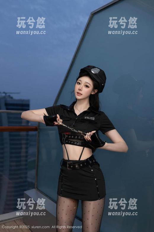 Xiuren秀人网-Lovely璐璐 Xiuren秀人网 - Lovely璐璐的睡衣穿搭脑洞大开,快来解锁这组“美图”!一套图让你直呼过瘾!