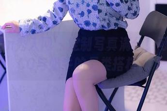 Xiuren秀人网 – 定制写真满分！可可COCO与奶牛的另类搭档。