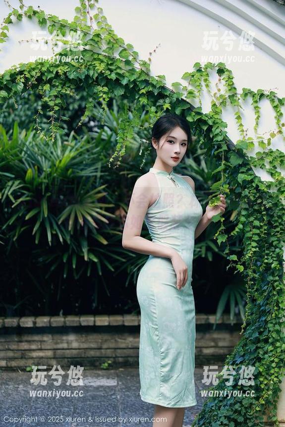 Xiuren秀人网 - 不会拍照？林子遥最新自拍图集教你如何假装专业！