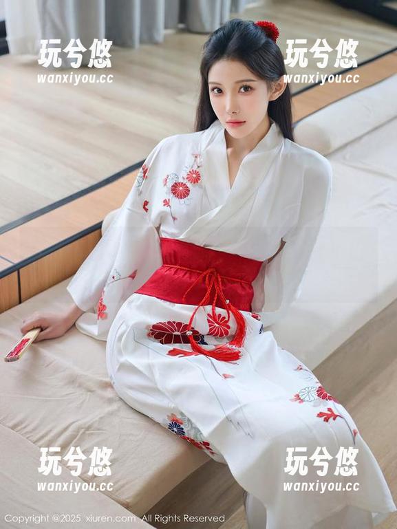 Xiuren秀人网-龙雪儿 Xiuren秀人网 - 龙雪儿的礼服套图,真是让人眼花缭乱——一秒钟变优雅女神?