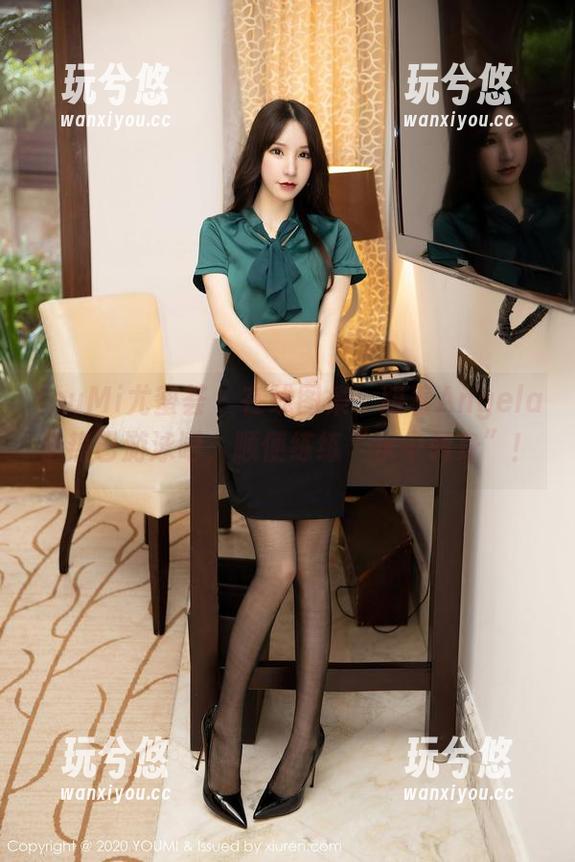 YouMi尤蜜荟-Angela小热巴 YouMi尤蜜荟 - 在线图集,跟着Angela小热巴游泳吧,顺便练练“水中转身”!