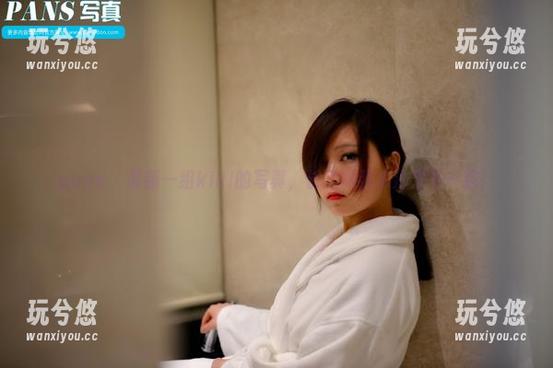 pans - 最新一组kiki的写真，长腿跟我家沙发有一拼！
