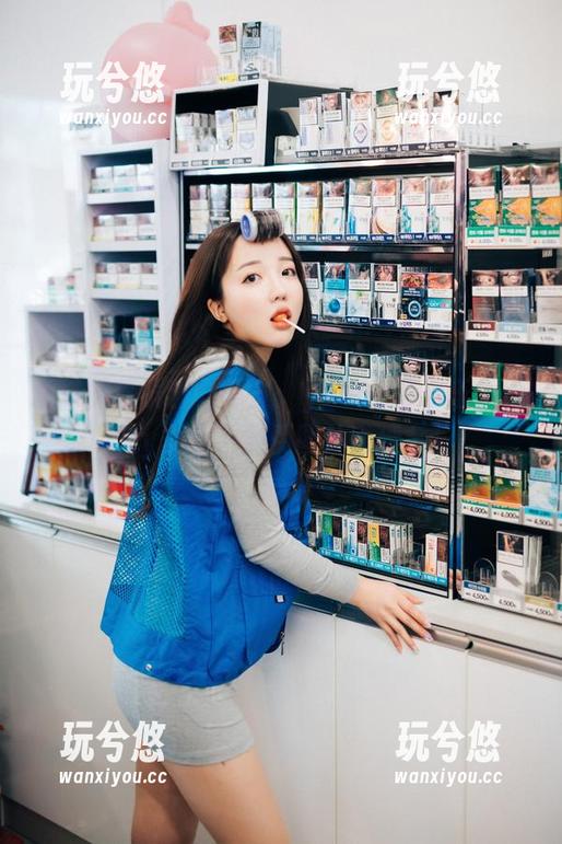 透过屏幕发出的标签：yeeun孙乐乐的Loozy女王，免费图片随便拿！