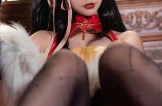 yuuhui玉汇的泳衣写真分享：误打误撞成了海monsters的小胖子群，她们还给我加了个好友！