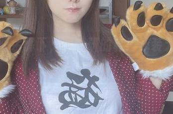 在夕阳余晖下，けん研的私房泳装无意中引发了骚动！