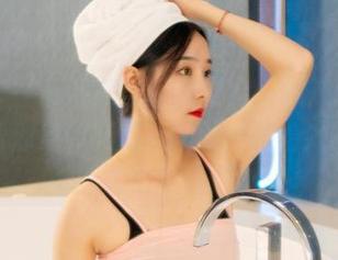 丽柜 – 一系列完整版的原图，要来了！轩轩穿着那身体操服，图册讲述着她的态度。
