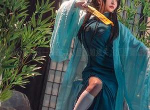 九九八吖的私房游荡——在泳池里恍如迷失，原图要怎么拍呢？