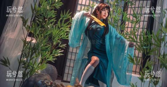 九九八吖的私房游荡——在泳池里恍如迷失，原图要怎么拍呢？