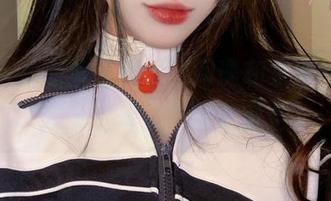 在九言的高清写真里，间谍和家族的旧事，难免会牵动些悲欢离合。