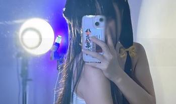 如果九言的自拍视频是个画展，我可能参观了个通宵！