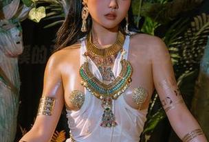 看！云溪溪的双人女仆，无圣光写真又潮又俏