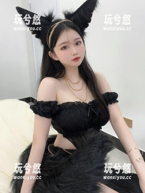 依依超级懒 依依超级懒最新版七夕全套图包,镂空和你想象的不一样哦!