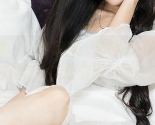 克拉女神 – 江琴写真：那种夏日的慵懒，好像你也能闻到椰子的味道