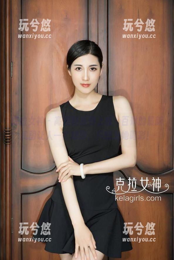 克拉女神 - 高跟鞋系列上线，百琳的最新美图让人一言难尽，只想为她喝彩！