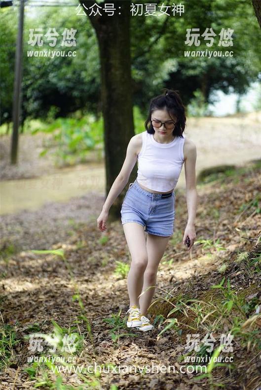 初夏女神-双双 初夏女神 - 这双双的居家作品,图包里的每一张都像在邀约我一同宅。