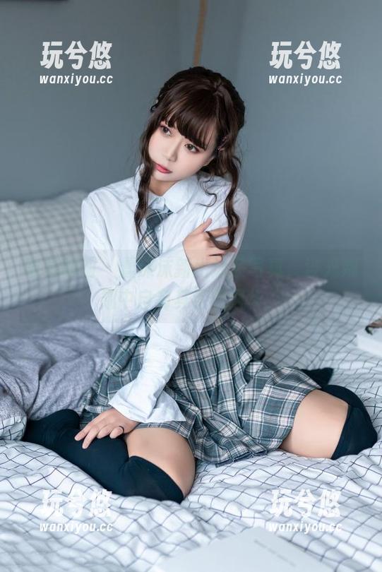 喵糖映画 - 蠢沫沫新出泳装写真，波光粼粼中自有其绝代风华。