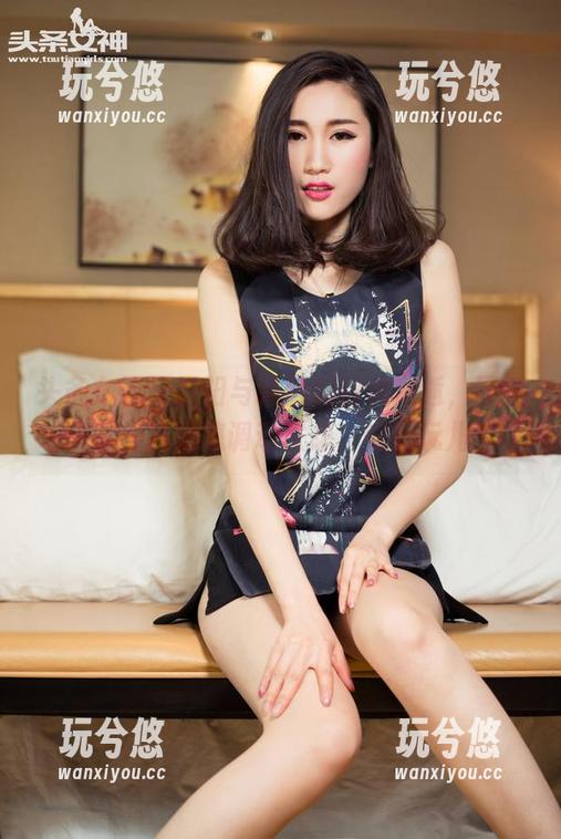头条女神 - 易阳与制服的别样邂逅，图册里看得我直想调动联想，好好玩儿！