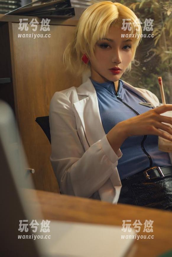 如月灰 在线上,像是在追随如月灰的户外梦,作品里藏着轻松与随性!