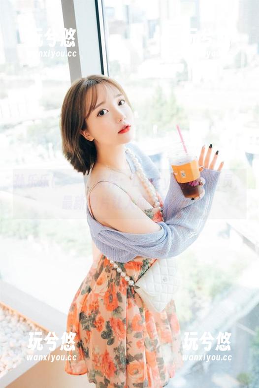 孙乐乐(손예은)新作：Loozy图书管理员，最新图片让人问号百出。