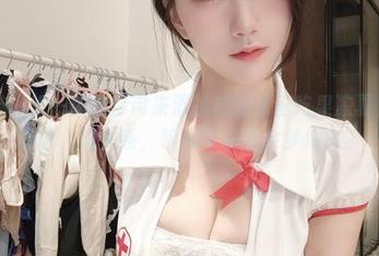 微密圈 – 唯一能给你带来清凉感的小玉吃果冻夏日定制图集，没关系，咱也可以体会梦幻感。