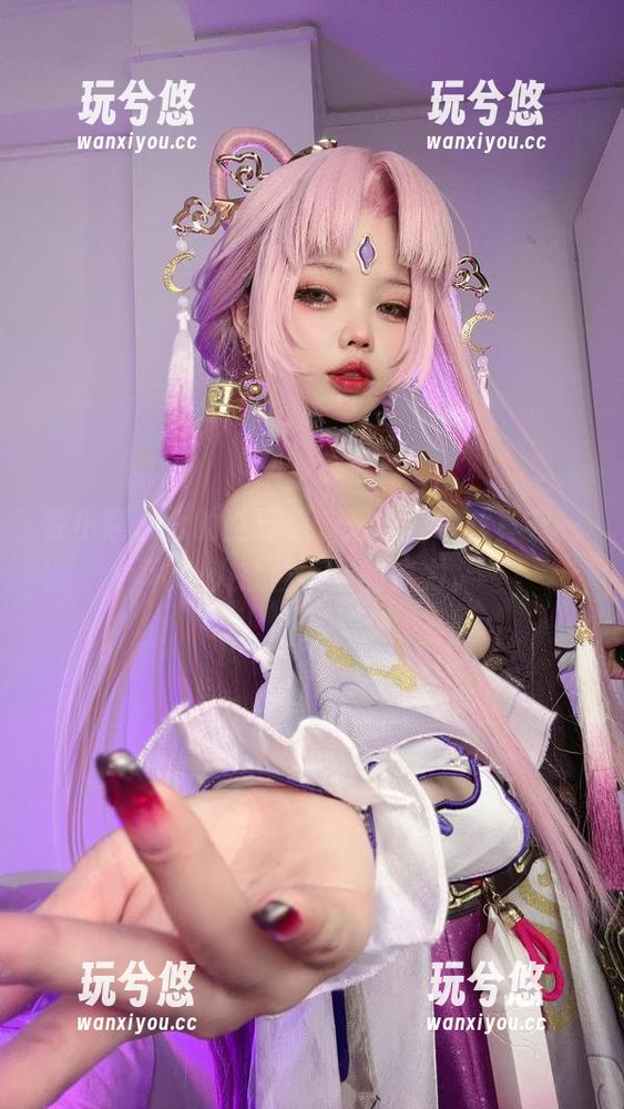 小瑶幺幺 在小瑶幺幺的世界里,双马尾黑丝真有一种让人欲罢不能的魔力。