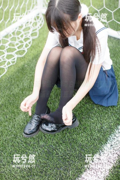 少女秩序 少女秩序最新作品:神奇白丝球鞋,搭配的画面感简直是!