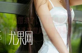 尤果网 – 美图来了，张熙儿的最新日常，裙子似乎在微风中有话要说。