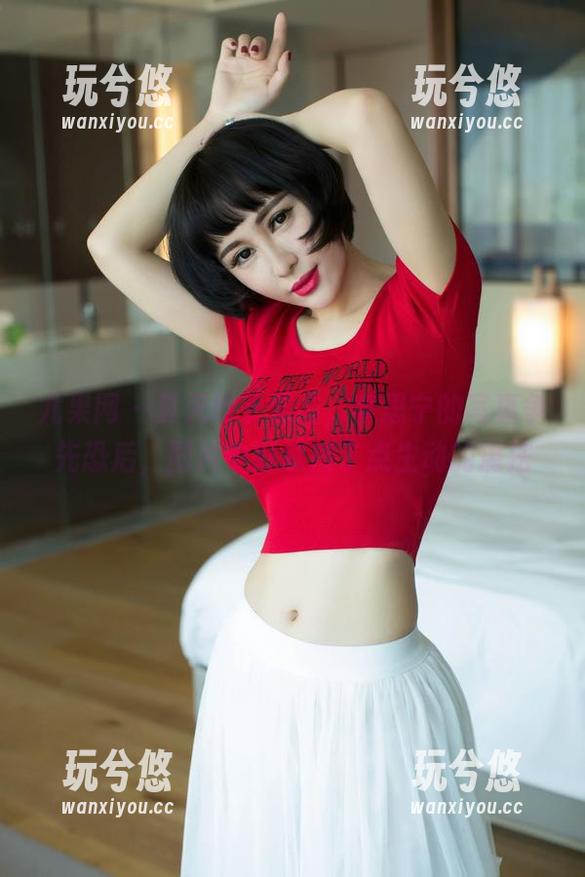 尤果网 - 夏天终于到啦，李思宁的写真争先恐后，图片中好像插了点生动的魔法