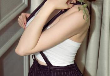 尤果网 – 李易童在这组少女写真里做了个‘年代回敬’，图片让我们看到了怎样的青葱岁月！