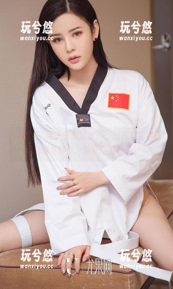 尤果网-桃子 尤果网 - 桃子慵懒泳装照,图片里有种说不出的偷懒感,精选得有些琐碎。