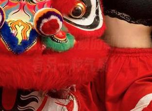 尤果网 – 看这里，颜颜的制服套图，果然有另一种气质！