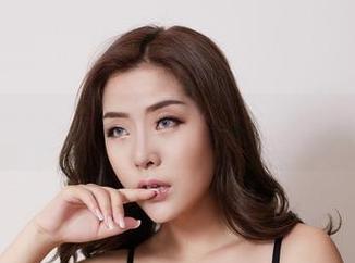 尤物馆 – 明星风范，Cris_卓娅祺+高跟鞋=高清舞台上的引人注意。