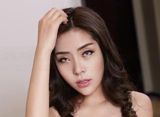 尤物馆 – 每一张图片都直击心灵：孟狐狸FoxYini的美脚让人反思人生