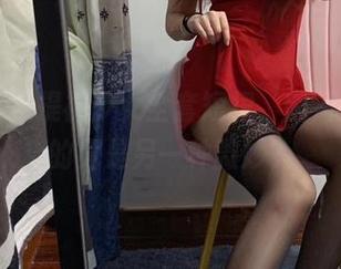 微密圈 – 提袜少女全套短裙，图片中闪烁的竟是另一种微妙？