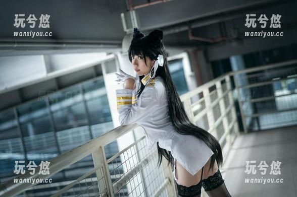 原图，白衬衫下的星野saori，看得我直想跟风买几件！