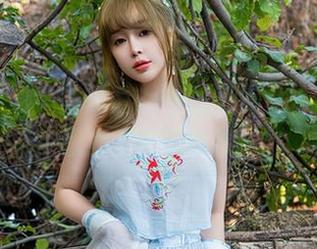 星颜社 – 突然想看Vily豆豆在私人小花园里的战衣和服写真