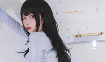 在炙热的夏季，杏仁曲奇的写真图包干脆把晒黑的我环绕起来好吗
